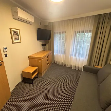 Parkova 3*